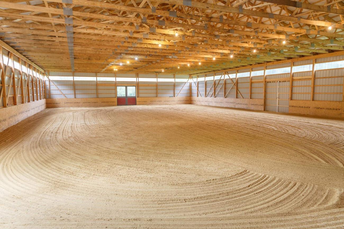 Red &amp; Grey Metal Horse Barn Indoor Arena