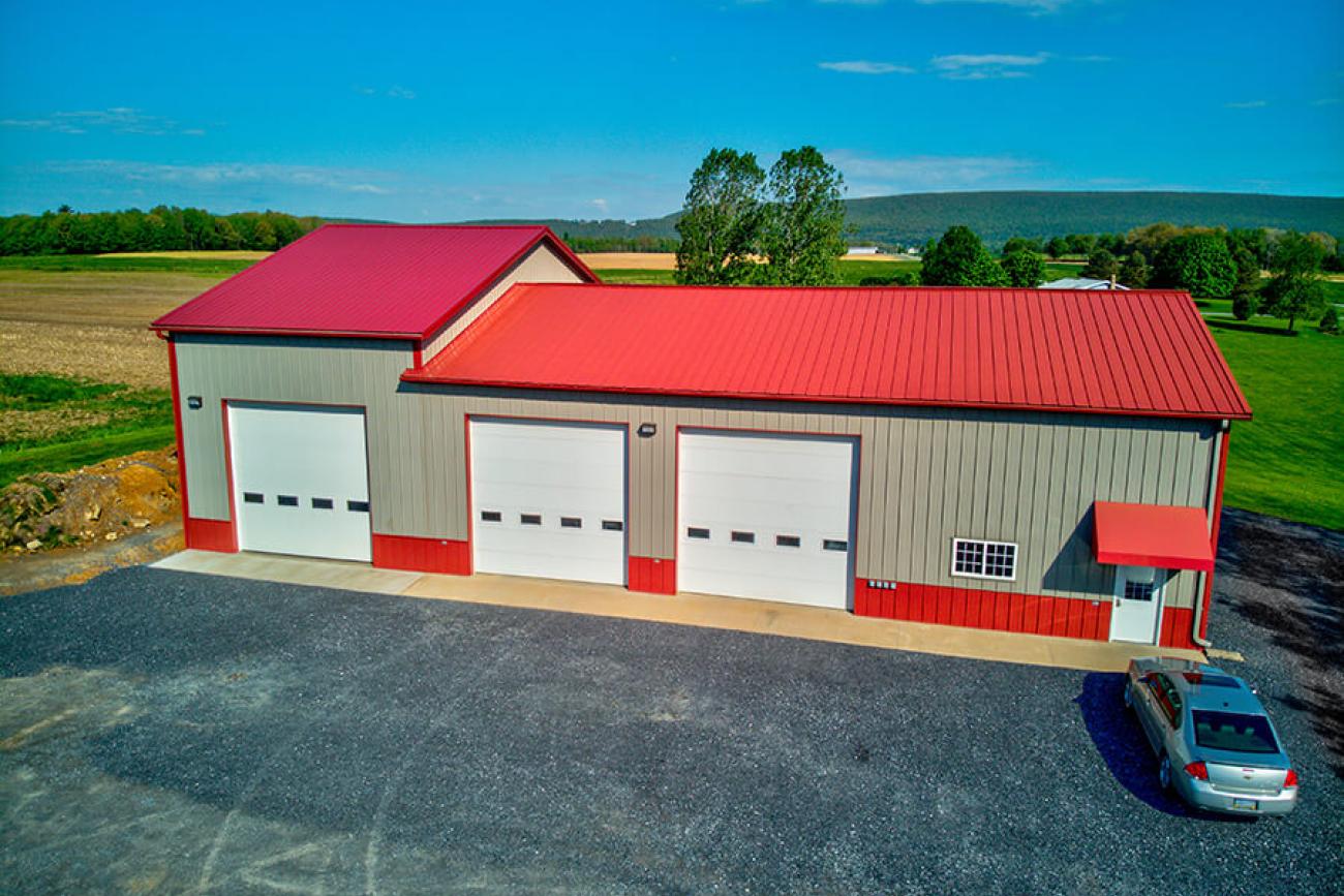 Red & Tan Metal Garage